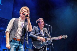 Simon & Garfunkel - Bridge over Troubled Water (from The Concert in Central Park)